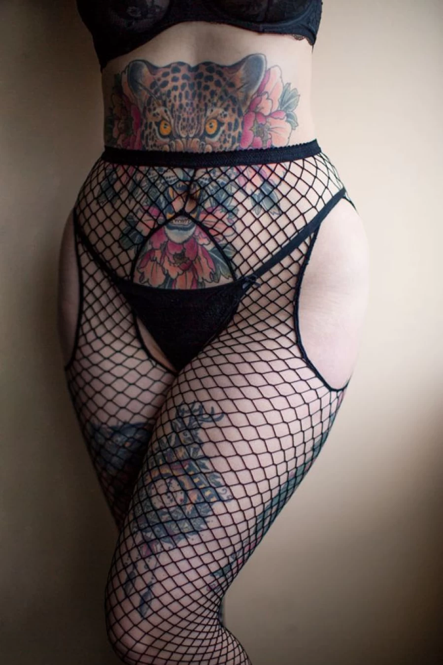 Leg Avenue Plus Size Industrial Net Suspender Tights for Women - Gothic Fishnet Stockings with Metal Clips, Edgy Lingerie Fashion